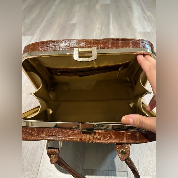 Vintage Italian leather 1950 bag - Picture 6 of 9